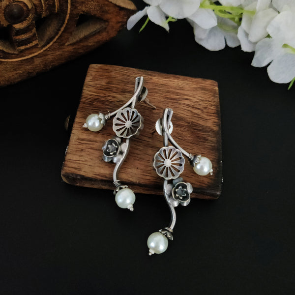 Gorgeous Silver tone Brass earrings with pearl drop