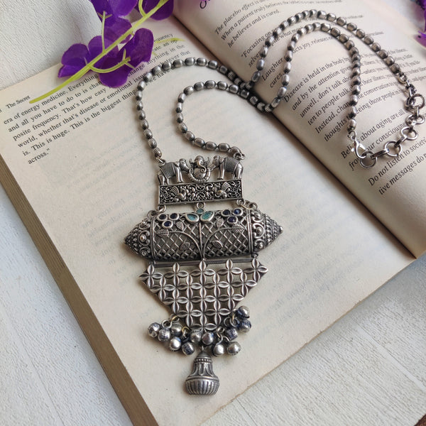 "Mahima" Silver Look Alike Necklace