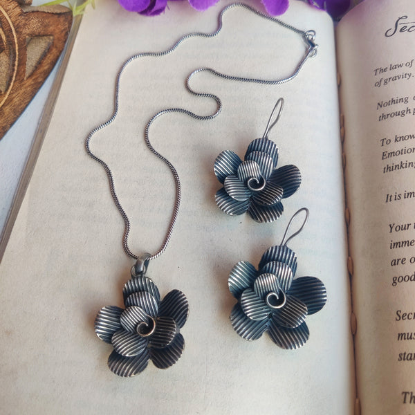 “Rose” Silver Look Alike Necklace set