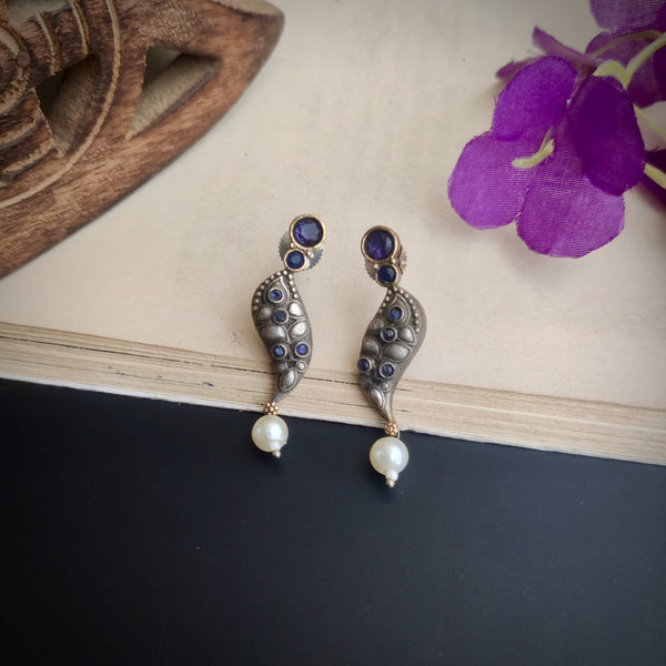 "Minali" Silver Look Alike Oxidized Earrings