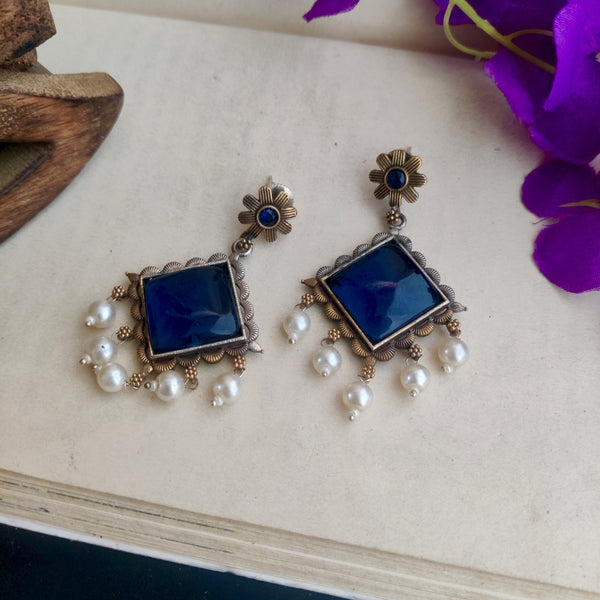 "Minali" Silver Look Alike Oxidized Dangler