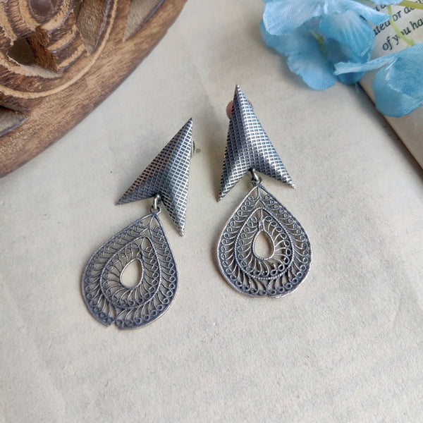 "Amaya" Silver Look Alike Oxidized Dangler