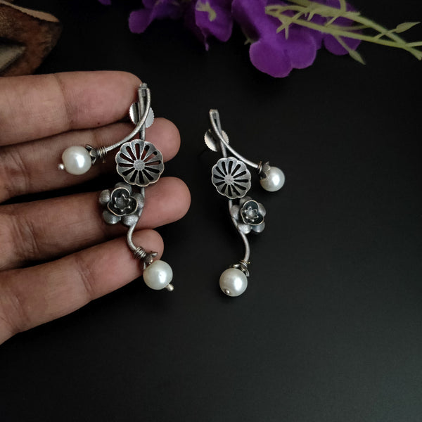 "Lara" Silver Look Alike pearl Earrings