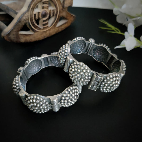 Silver Look-Alike Traditional Openable Kadas for Elegant Style Model 1