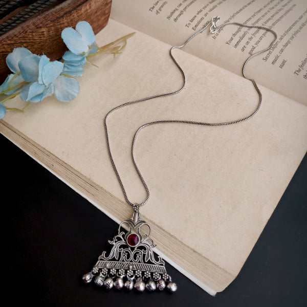 "Gohar" Silver Look Alike chain pendant