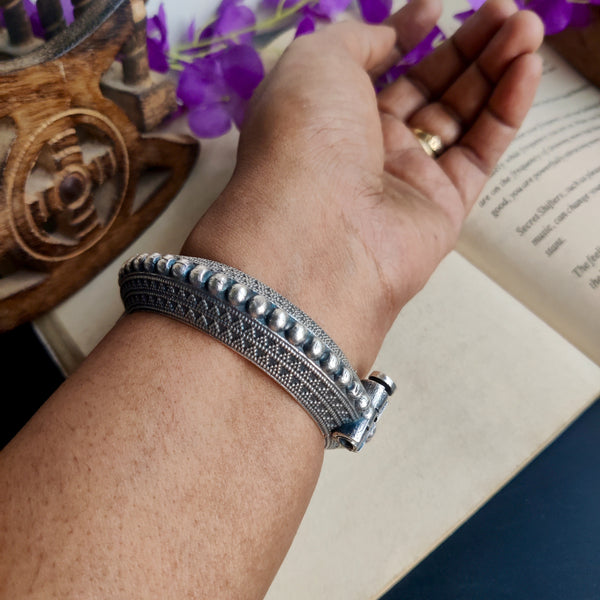 Silver Look-Alike Traditional Openable Kadas for Elegant Style Model - 6