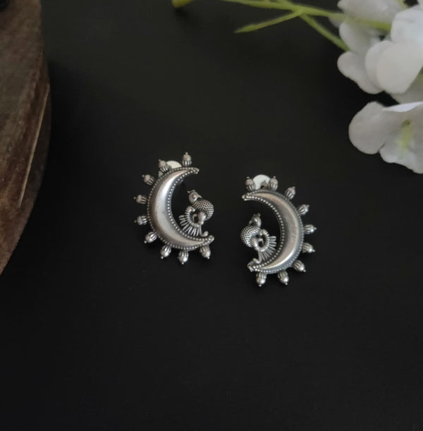 Vini Oxidized Stud Earring